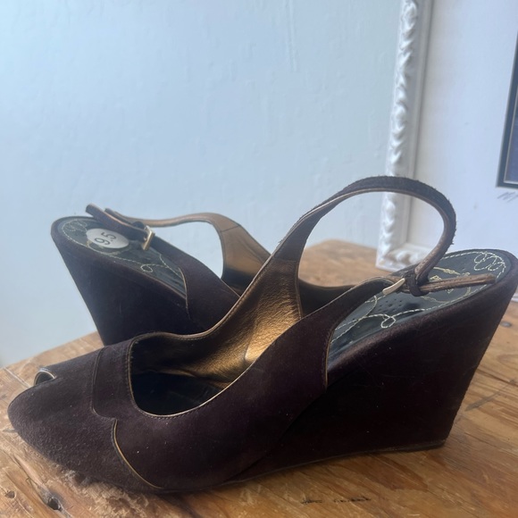 Prada Heels - Picture 1 of 3